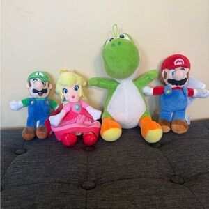 Nintendo Super Mario Character Plush Set - Green Yoshi with Mario, Luigi & Peach